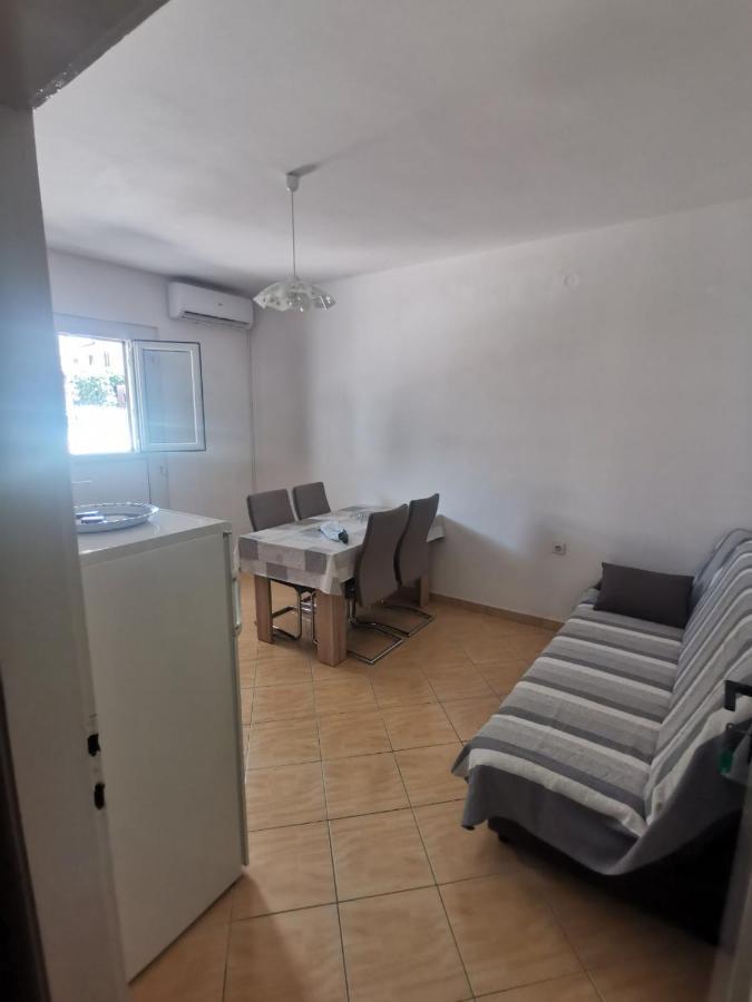 Emily Daire Biograd Na Moru Dış mekan fotoğraf